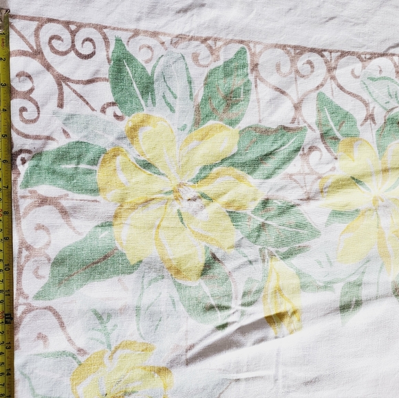 Leacock Prints Vintage Infinity Trellis with Yellow Magnolia Foliage Tablecloth - Picture 2 of 8